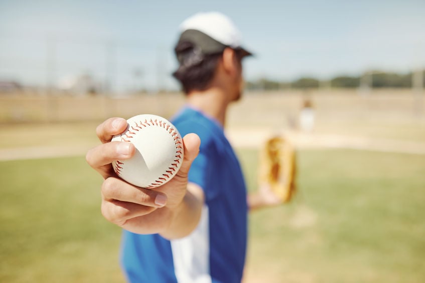 rio-orthopedic-sports-medicine-Pitching-Pain-_-Elbow-Tendonitis-Comparing-Bracing-vs-Surgical-Options