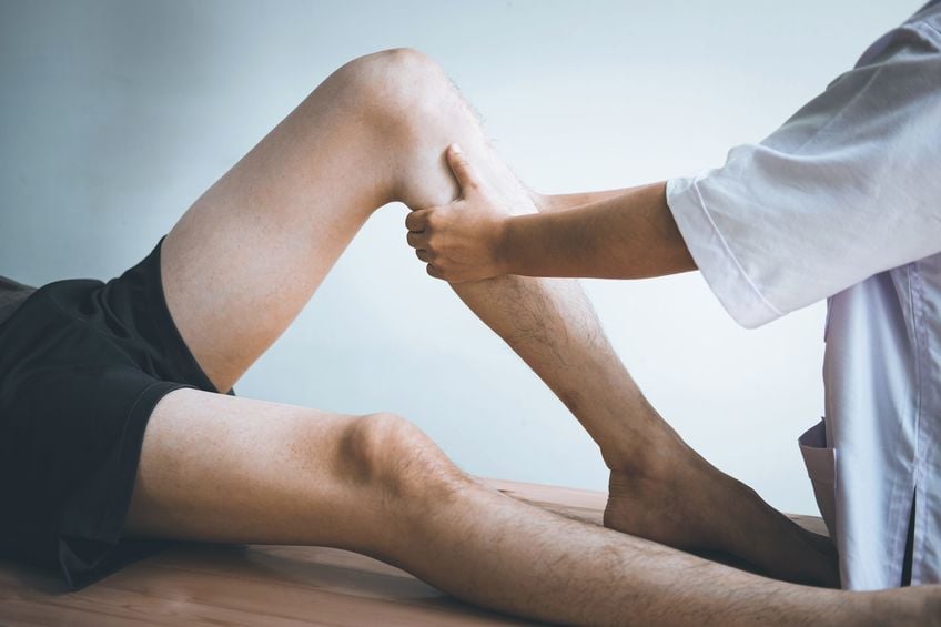 rio-orthopedic-sports-medicine-Stem-Cell-Therapy-vs-Cortisone-Injections-Choosing-The-Best-Path-For-Knee-Pain
